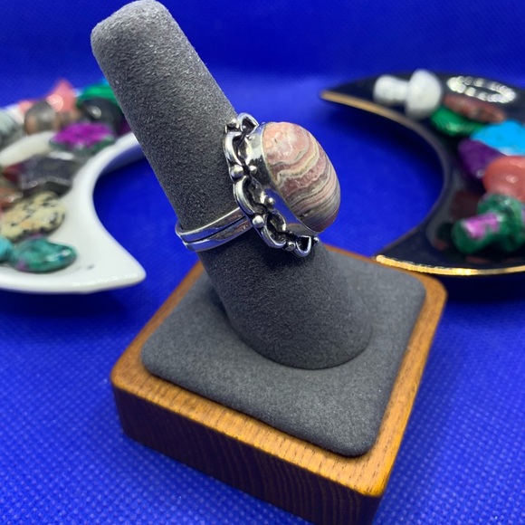 Banded Rhodochrosite Ring! .925 Sterling Silver Plated, Size 7.5 - Picture 3 of 10